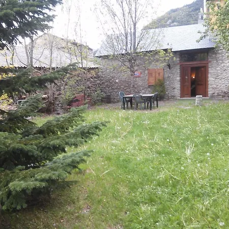 Borda - Valle De Benasque - Casaguallart Huesca * Chia